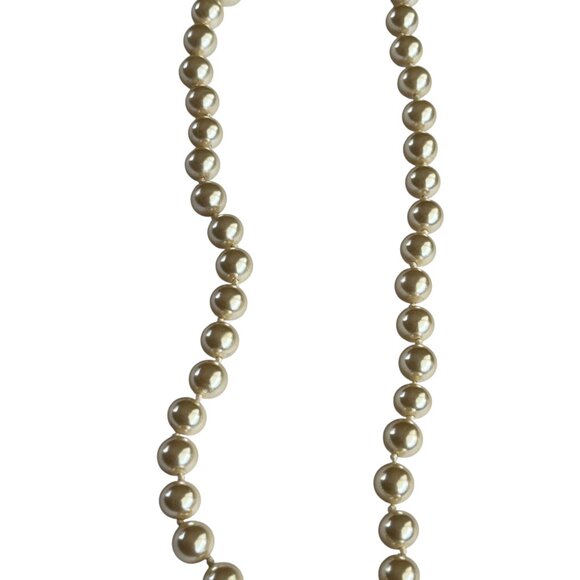 Vintage Lustrous Faux Pearl Necklace Hand Knotted Marked Japan - Picture 6 of 8